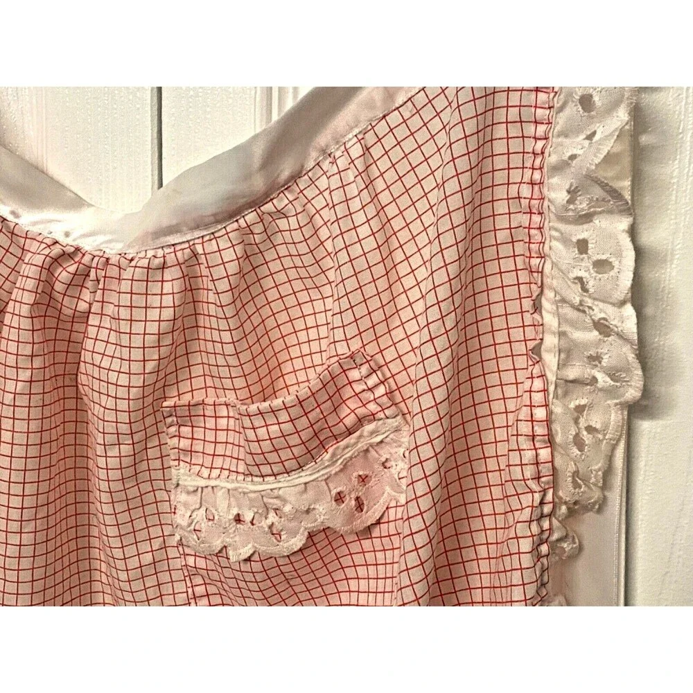 Vtg Handmade Half Apron Lace Red White Diner Pocket Ribbon Bow Cottagecore Chic - Picture 9 of 9